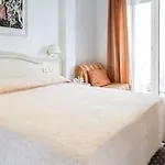 מלון Acapulco 4*